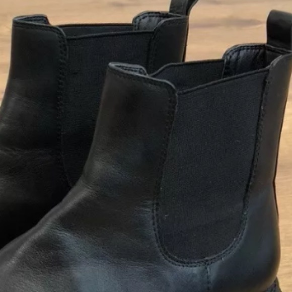 Sam Edelman Daelyn Chelsea Boots Womens 9 Black Leather Chunky Sole - Picture 4 of 17